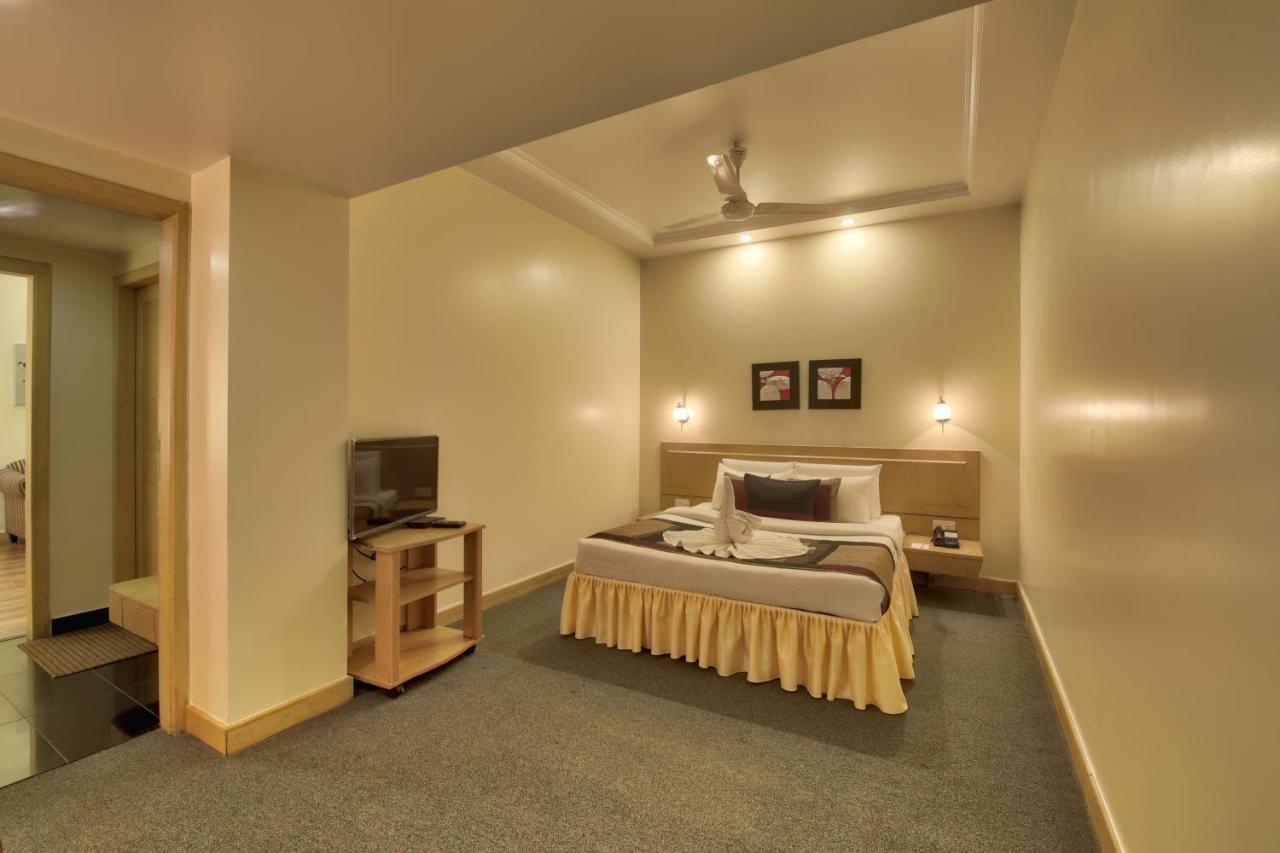 Vishwaratna Hotel Gauháti Kültér fotó